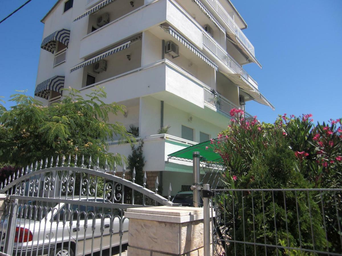 Apartments Ruza Kaštela Exteriör bild
